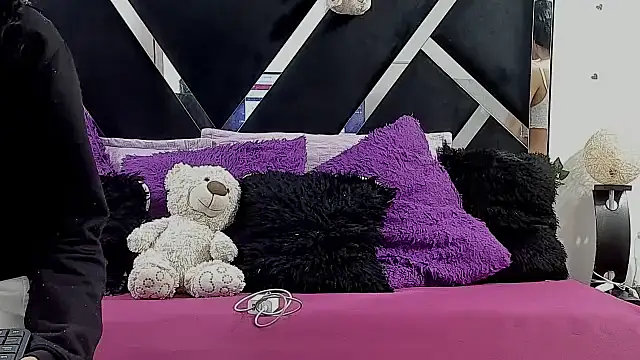 abby eemily online show from 09/25/25, 12:00