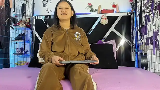 abby eemily online show from 11/13/25, 12:09