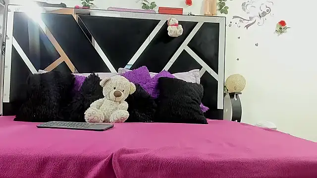 abby eemily online show from 10/28/25, 12:15