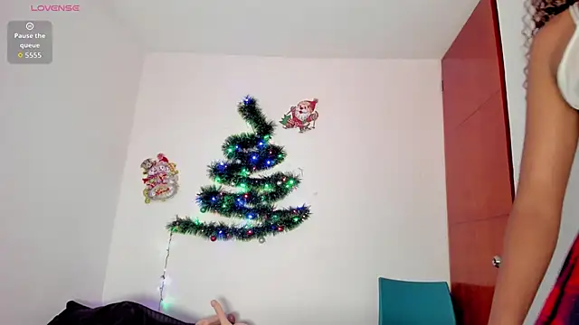 Zoey Donovan online show from 12/17/25, 08:47