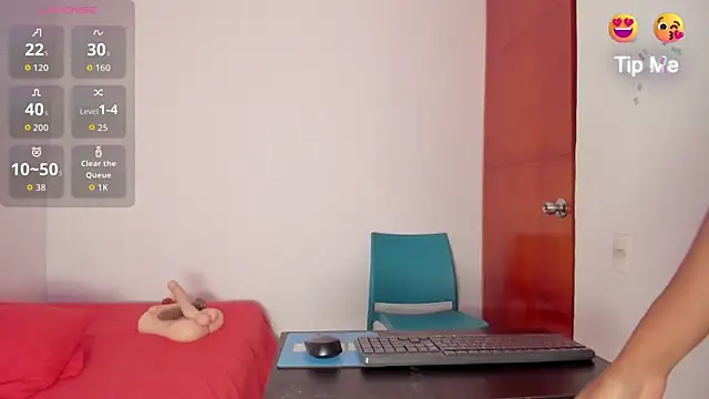 Zoey Donovan online show from 11/07/25, 08:24