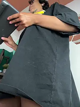 LollaByer online show from 12/21/25, 09:04