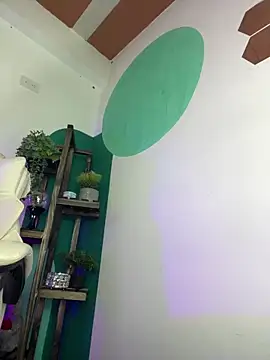 LollaByer online show from 12/19/25, 09:06