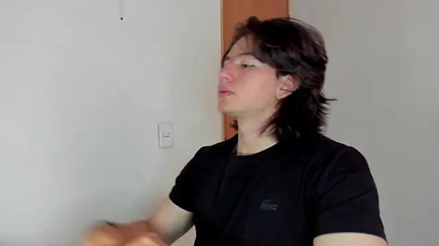 Snapshot of AngelBennet_ chatting on 11/21/25, 04:39 AngelBennet online show from 11/21/25, 04:39