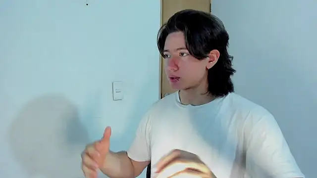 Snapshot of AngelBennet_ chatting on 11/24/25, 11:27 AngelBennet online show from 11/24/25, 11:27