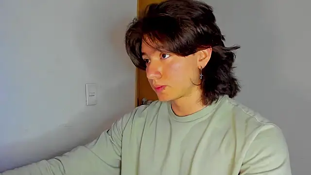 Snapshot of AngelBennet_ chatting on 11/14/25, 10:35 AngelBennet online show from 11/14/25, 10:35