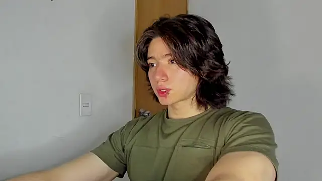 Snapshot of AngelBennet_ chatting on 11/19/25, 12:43 AngelBennet online show from 11/19/25, 12:43