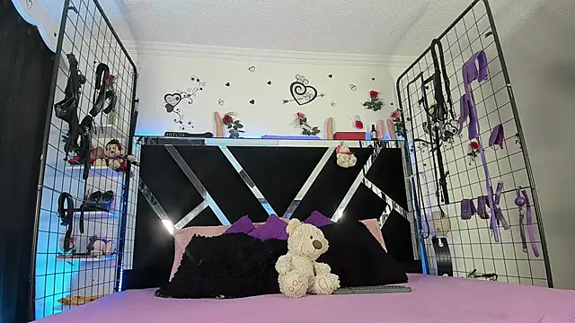 Snapshot of thedream_girls chatting on 11/15/25, 12:09 thedream girls online show from 11/15/25, 12:09