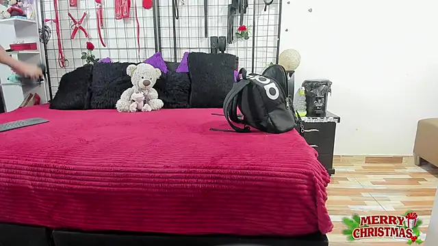 Snapshot of thedream_girls chatting on 12/13/25, 08:04 thedream girls online show from 12/13/25, 08:04