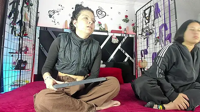 Snapshot of thedream_girls chatting on 11/20/25, 12:06 thedream girls online show from 11/20/25, 12:06