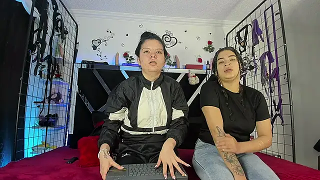 Snapshot of thedream_girls chatting on 11/19/25, 12:27 thedream girls online show from 11/19/25, 12:27