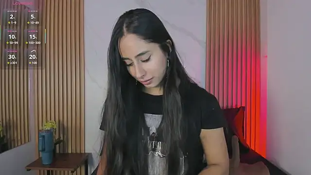 Julia Martinez  online show from 02/12/26, 11:43