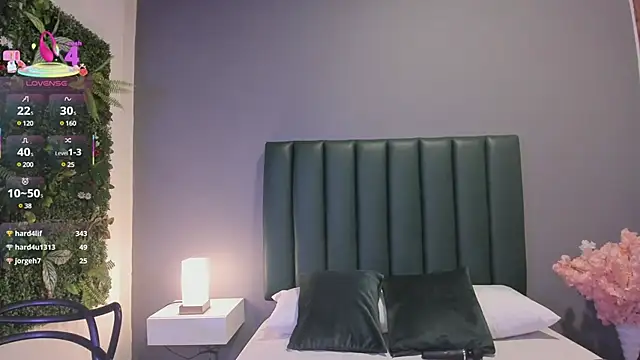 Julia Martinez  online show from 03/20/25, 08:51