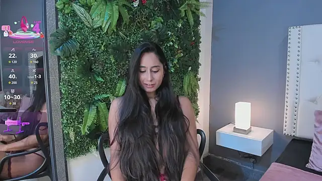 Julia Martinez  online show from 09/24/25, 11:39