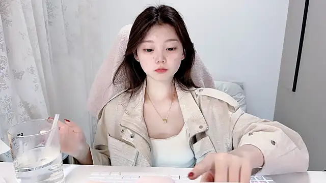 yangyang-1115 online show from 11/12/25, 05:33