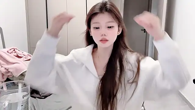 yangyang-1115 online show from 10/04/25, 04:36