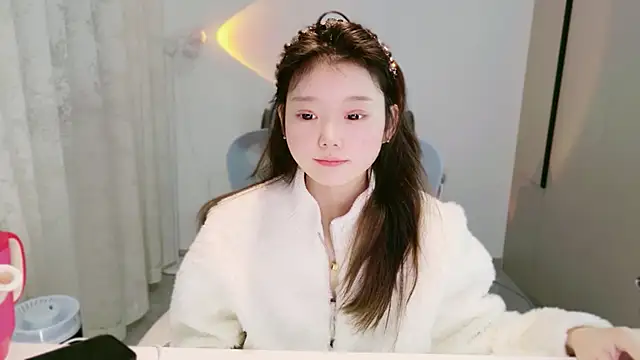 yangyang-1115 online show from 12/04/25, 04:33