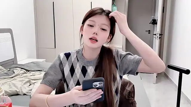 yangyang-1115 online show from 09/17/25, 04:09