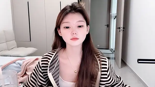 yangyang-1115 online show from 10/28/25, 05:08