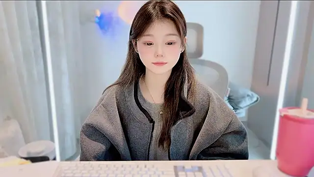 yangyang-1115 online show from 11/28/25, 03:50