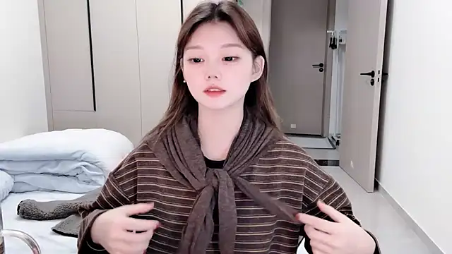 yangyang-1115 online show from 11/04/25, 04:16