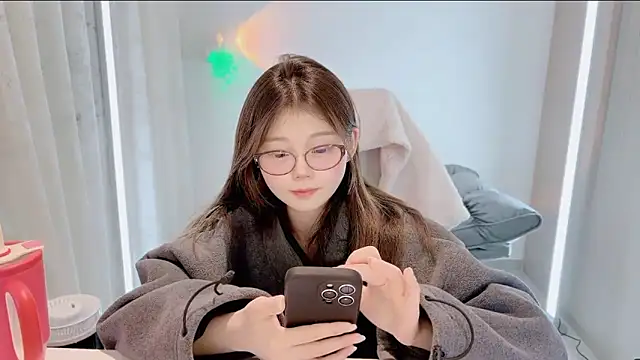 yangyang-1115 online show from 11/28/25, 03:56