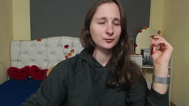 MichelLeee online show from 11/28/25, 12:16