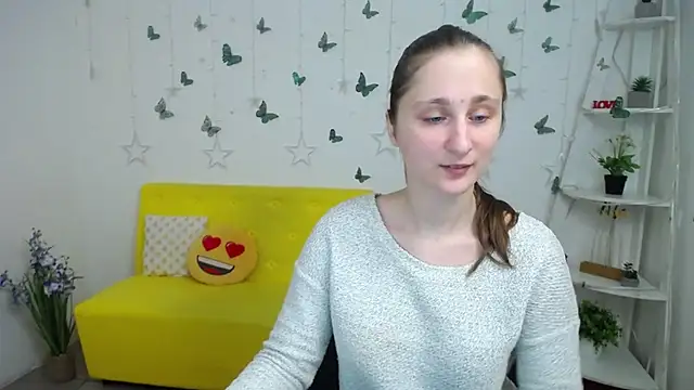 Snapshot of MichelLeee chatting on 03/06/26, 12:11 MichelLeee online show from 03/06/26, 12:11