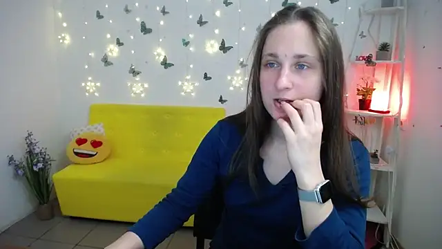Snapshot of MichelLeee chatting on 04/17/26, 11:24 MichelLeee online show from 04/17/26, 11:24