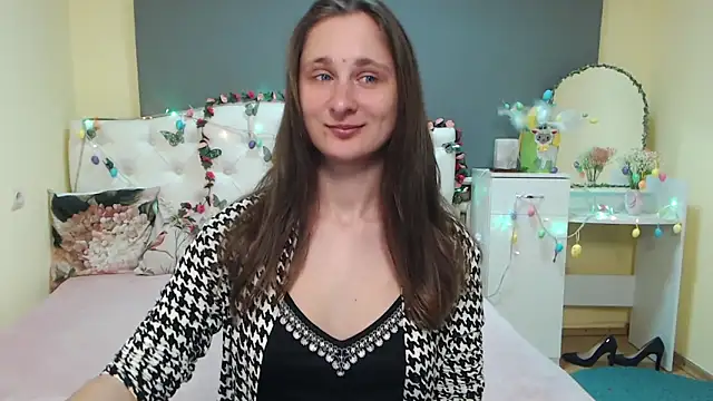 Snapshot of MichelLeee chatting on 04/02/26, 11:28 MichelLeee online show from 04/02/26, 11:28
