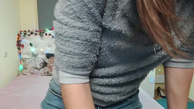 Snapshot of MichelLeee chatting on 03/12/26, 12:09 MichelLeee online show from 03/12/26, 12:09