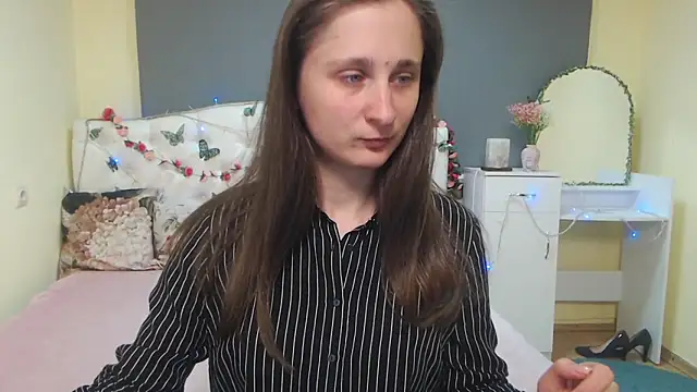 Snapshot of MichelLeee chatting on 04/14/26, 11:15 MichelLeee online show from 04/14/26, 11:15