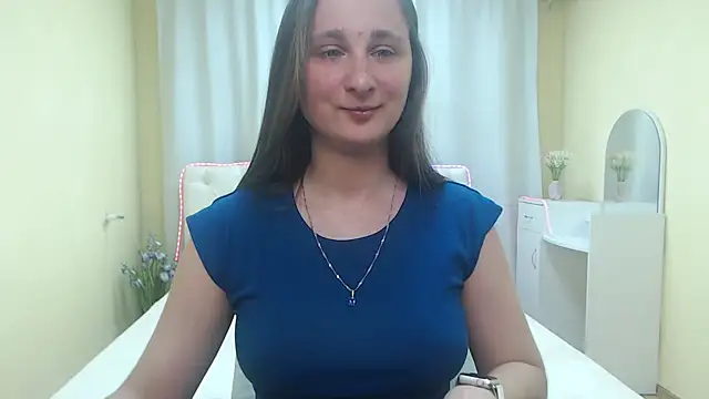 Snapshot of MichelLeee chatting on 05/26/26, 11:52 MichelLeee online show from 05/26/26, 11:52