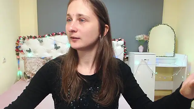 Snapshot of MichelLeee chatting on 03/02/26, 12:23 MichelLeee online show from 03/02/26, 12:23