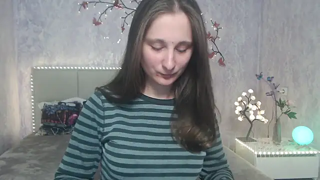 Snapshot of MichelLeee chatting on 03/24/26, 01:00 MichelLeee online show from 03/24/26, 01:00