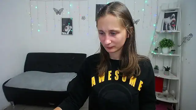 MichelLeee online show from 10/03/25, 11:23