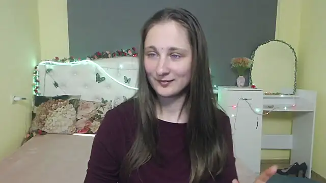 Snapshot of MichelLeee chatting on 04/30/26, 11:28 MichelLeee online show from 04/30/26, 11:28