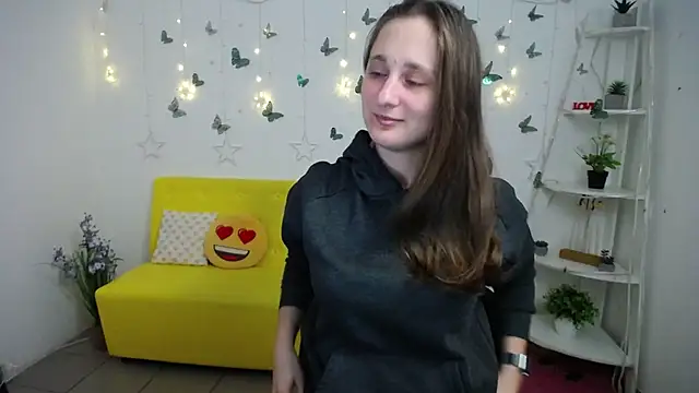 Snapshot of MichelLeee chatting on 03/19/26, 12:16 MichelLeee online show from 03/19/26, 12:16