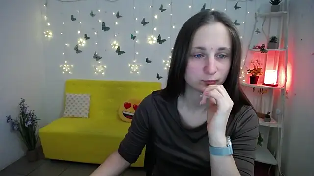 Snapshot of MichelLeee chatting on 04/16/26, 11:22 MichelLeee online show from 04/16/26, 11:22