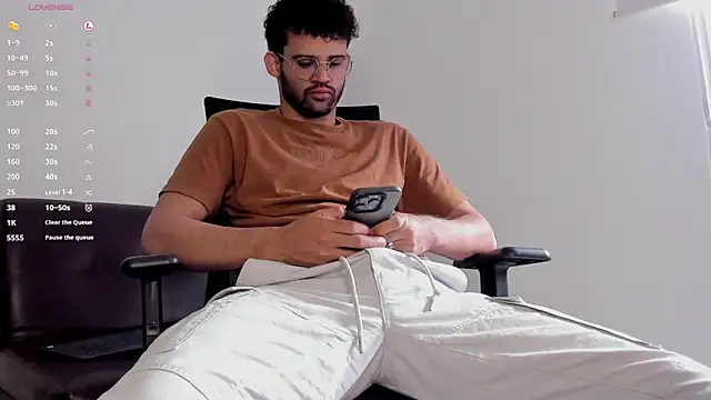 andrewChris  online show from 10/28/25, 02:27