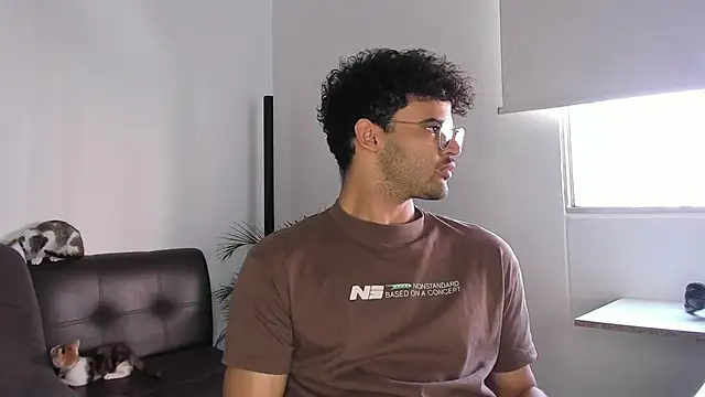 andrewChris  online show from 11/05/25, 07:50