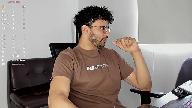 andrewChris  online show from 10/27/25, 06:31