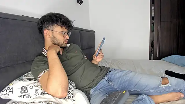 andrewChris  online show from 01/03/25, 10:29