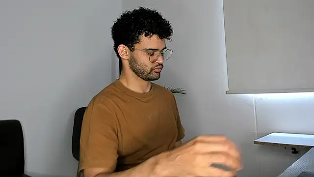 andrewChris  online show from 11/10/25, 04:23