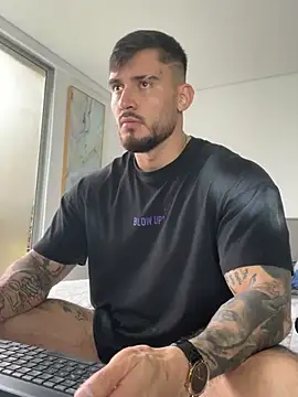 DimitriSullivan  online show from 02/05/26, 01:07