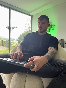 DimitriSullivan  online show from 11/18/25, 05:49