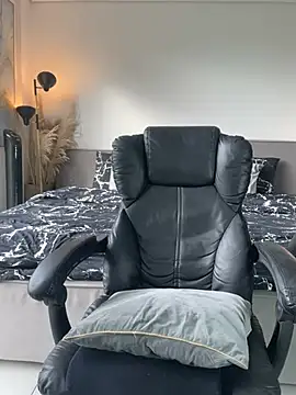 DimitriSullivan  online show from 01/14/26, 01:04