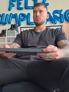 DimitriSullivan  online show from 06/18/26, 02:00
