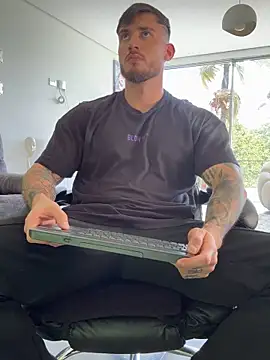 DimitriSullivan  online show from 11/04/25, 05:39