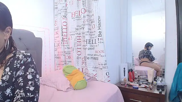 Snapshot of CamilaBrown chatting on 10/11/25, 12:39 CamilaBrown online show from 10/11/25, 12:39